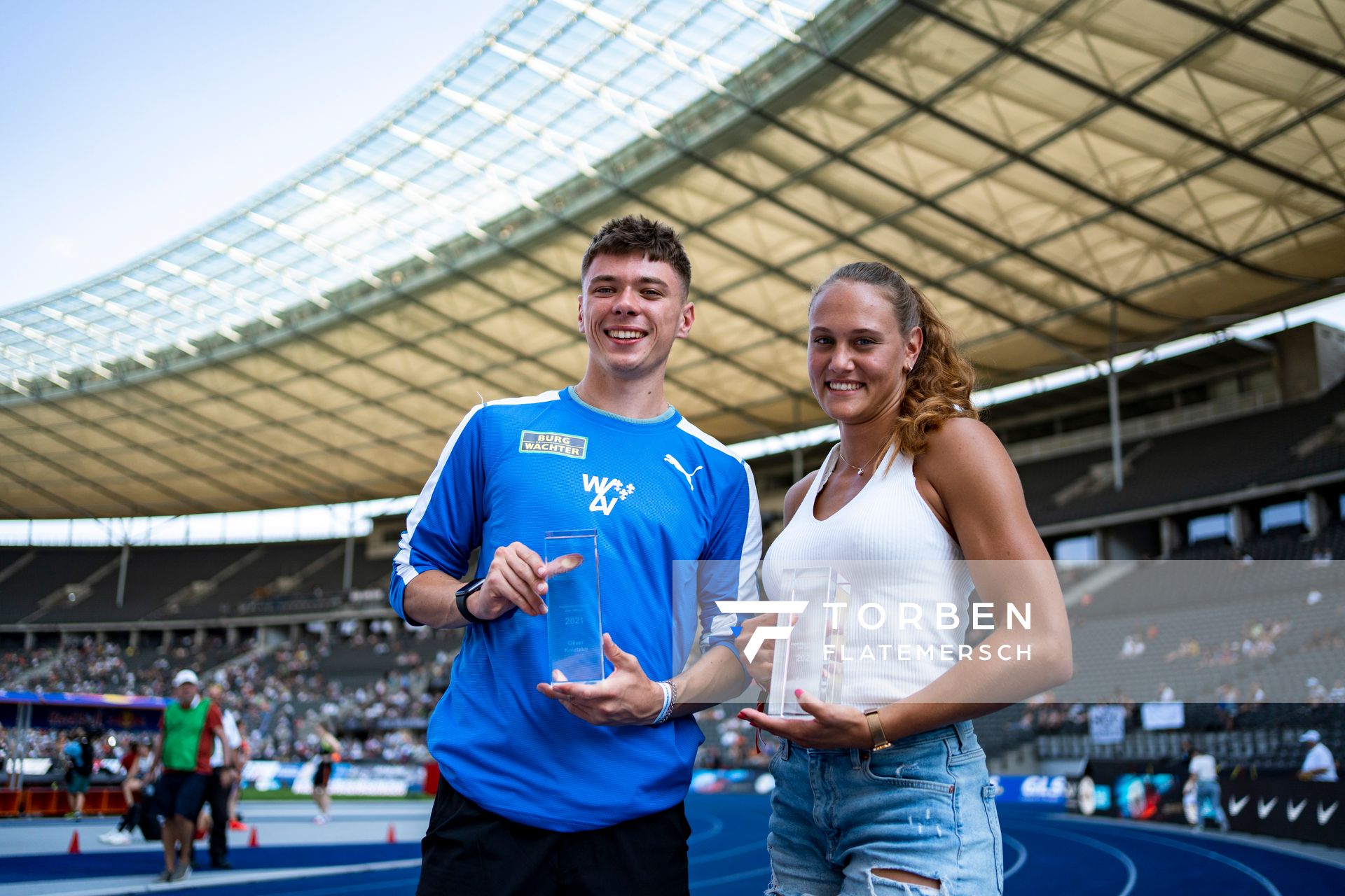 Oliver Koletzko (Wiesbadener LV) und Sarah Vogel (LG Seligenstadt) wurden zur Jugendsportler des Jahres 2021 gewaehlt und waehrend der deutschen Leichtathletik-Meisterschaften im Olympiastadion am 26.06.2022 in Berlin geehrt